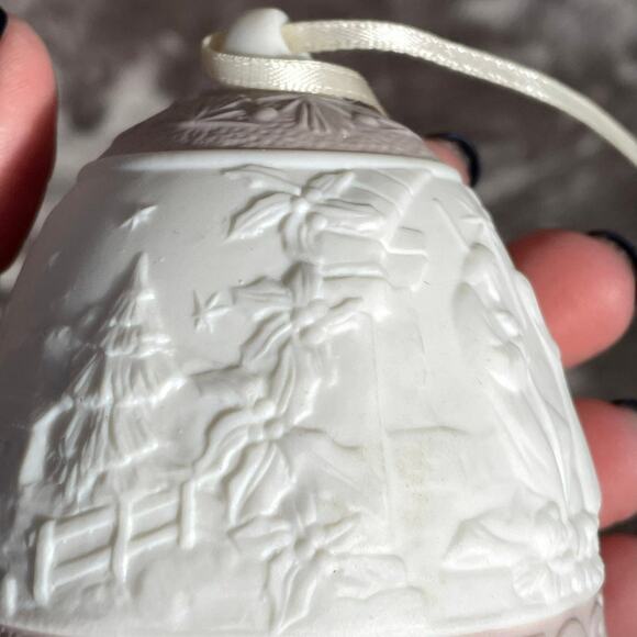 Lladro Porcelain Christmas Bell Ornament Vintage 1991 #5803 Campanita Navidad - Picture 4 of 9